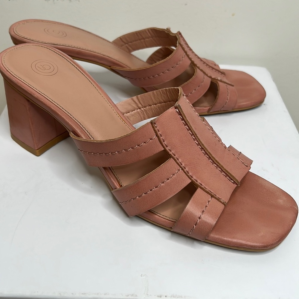 Urban Outfitters Jackie Cutout Sandal
